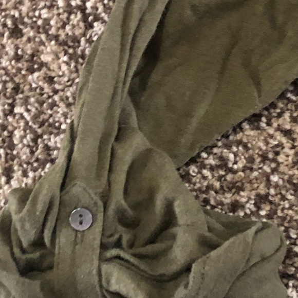 Old Navy XL Olive Green Henley Rollup sleeve 1/2 button shirt New NWT - Picture 4 of 6
